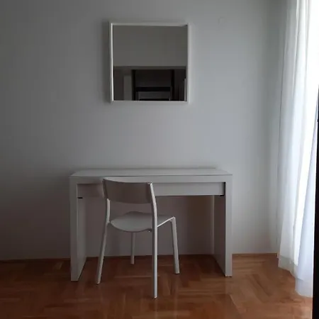 Apartment Maver