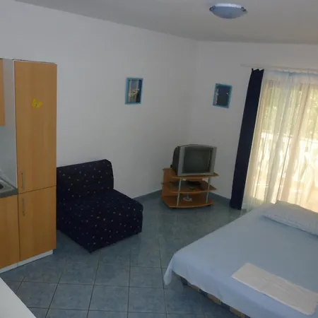 Apartment Maver