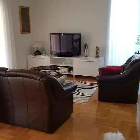 Apartment Maver *