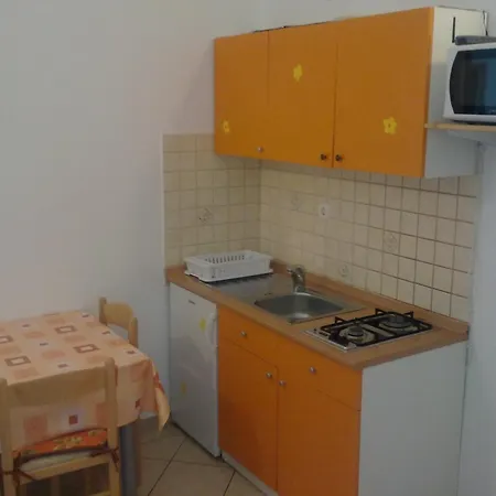Maver Apartment *