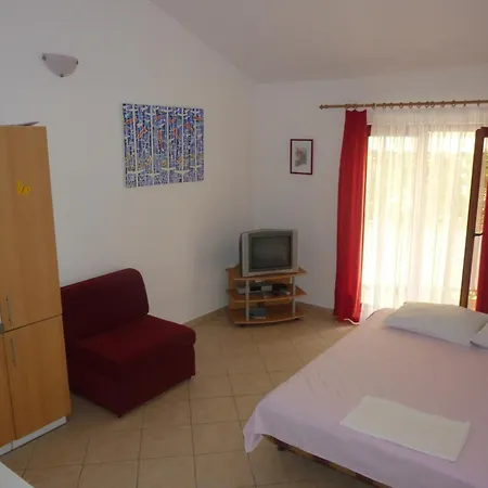 Apartment Maver Sveti Filip i Jakov