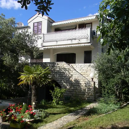 Apartment Maver Sveti Filip i Jakov